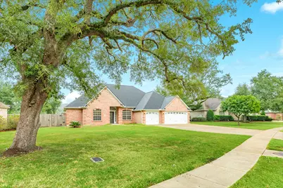 900 Enchanted Oaks Drive, Angleton, TX 77515 - Photo 1