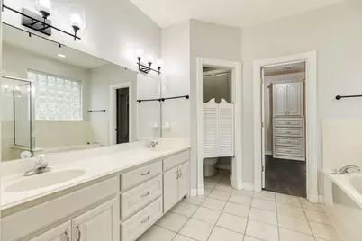 900 Enchanted Oaks Drive, Angleton, TX 77515 - Photo 20