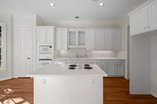 3245 Maroneal St, Houston, TX 77025 - Photo 14