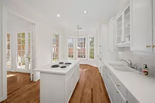 3245 Maroneal St, Houston, TX 77025 - Photo 10