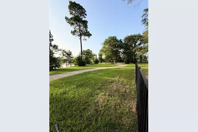 533 Shoreview Drive, Conroe, TX 77303 - Photo 22