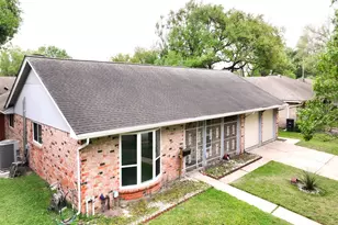 8335 Langdon Ln, Houston, TX 77036 - Photo 28