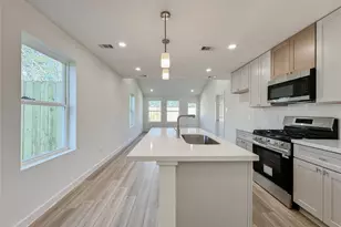 2718 Discovery Trails Ct, Conroe, TX 77301 - Photo 6