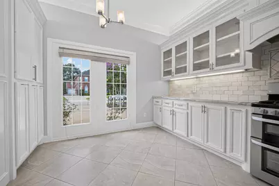 10310 Chevy Chase Drive, Houston, TX 77042 - Photo 12