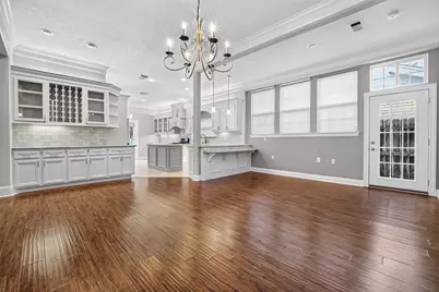 10310 Chevy Chase Drive, Houston, TX 77042 - Photo 8