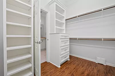 10310 Chevy Chase Drive, Houston, TX 77042 - Photo 28