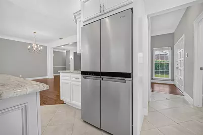 10310 Chevy Chase Drive, Houston, TX 77042 - Photo 16