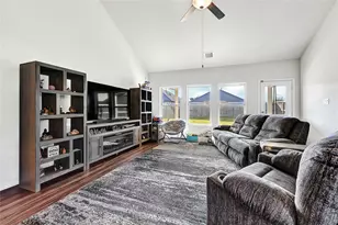 8935 Beacon Mill Dr, Cypress, TX 77433 - Photo 10