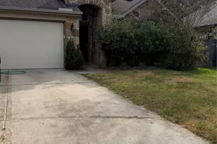 2818 Ridgecliff Ct, Conroe, TX 77301 - Photo 1