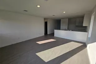 9242 Speckled Trout Dr, Baytown, TX 77521 - Photo 4