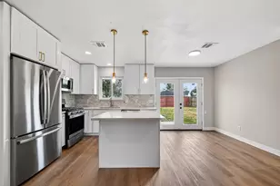 2003 Isla Dr, Pearland, TX 77581 - Photo 2