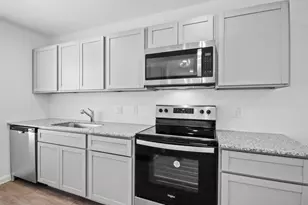 2041 E Gemini Dr, Splendora, TX 77372 - Photo 2