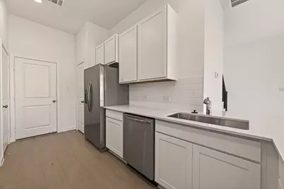 9029 La Pau Lane, Houston, TX 77051 - Photo 8