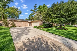 95 Paradise Valley Dr, Conroe, TX 77304 - Photo 1