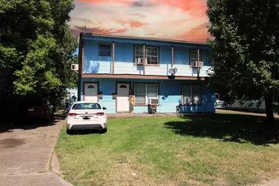 1124 6th Avenue N, Texas City, TX 77590 - Photo 1