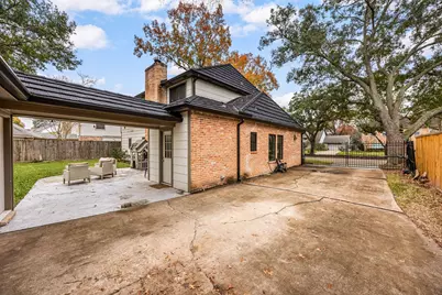 1118 Crossroads Drive, Houston, TX 77079 - Photo 34