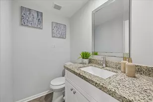 402 Tuam St, Houston, TX 77006 - Photo 16
