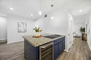 402 Tuam St, Houston, TX 77006 - Photo 14