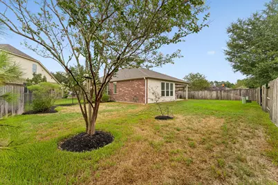 47 Canterborough Place, The Woodlands, TX 77375 - Photo 4