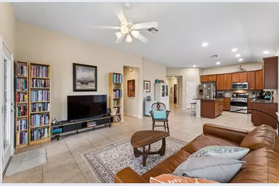 47 Canterborough Place, The Woodlands, TX 77375 - Photo 2
