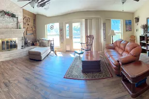 501 Pin Oak Dr, Baytown, TX 77520 - Photo 8