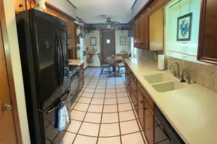 501 Pin Oak Dr, Baytown, TX 77520 - Photo 14