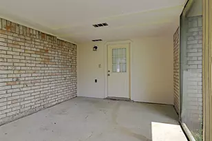 207 Oakwood St, League City, TX 77573 - Photo 14