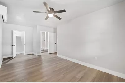 5966 Doulton Drive, Houston, TX 77033 - Photo 14