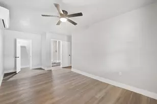 5966 Doulton Dr, Houston, TX 77033 - Photo 14
