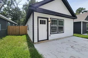 11851 Nelwood St, Willis, TX 77318 - Photo 2