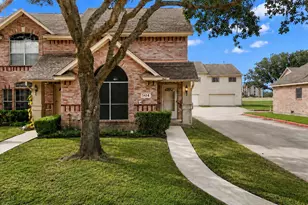 1414 Cypress Cove St, La Porte, TX 77571 - Photo 1
