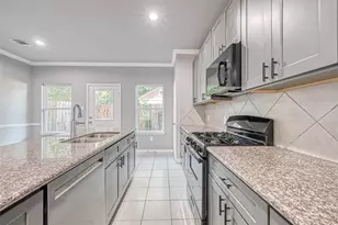 7903 Moon Beam St, Houston, TX 77088 - Photo 8