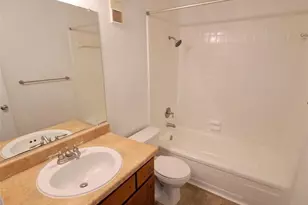 8100 Creekbend Dr, Houston, TX 77071 - Photo 14