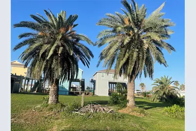956 S Tinkle Lane, Crystal Beach, TX 77650 - Photo 2