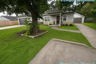 2126 11th St, Port Neches, TX 77651 - Photo 1
