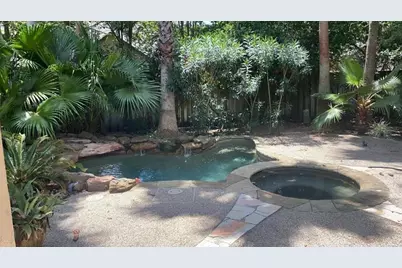 59 Douvaine Court, The Woodlands, TX 77382 - Photo 24