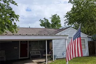 6638 Thornwall St, Houston, TX 77092 - Photo 2
