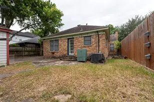 2415 Elmen St, Houston, TX 77019 - Photo 18