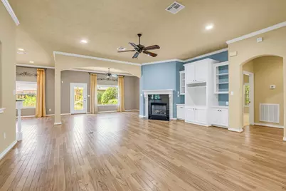 110 April Waters Drive W, Conroe, TX 77356 - Photo 28