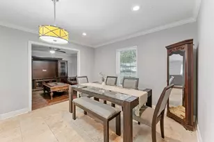 10719 Del Monte Dr, Houston, TX 77042 - Photo 6