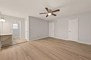 2107 Old Alvin Rd, Pearland, TX 77581 - Photo 36