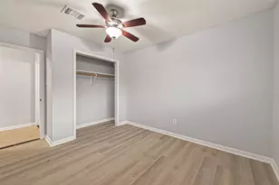 2107 Old Alvin Rd, Pearland, TX 77581 - Photo 28