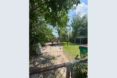109 Schilling Street, Baytown, TX 77520 - Photo 10
