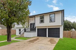 11302 White Gate Ln, Houston, TX 77067 - Photo 2