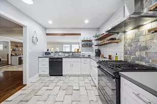 1547 Sue Barnett Dr, Houston, TX 77018 - Photo 8