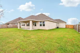 11402 Old Fashion Cir, Mont Belvieu, TX 77535 - Photo 24