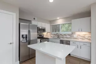 6815 Kingwood Glen Dr, Humble, TX 77346 - Photo 2