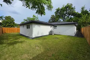 906 Dewalt St, Houston, TX 77088 - Photo 4