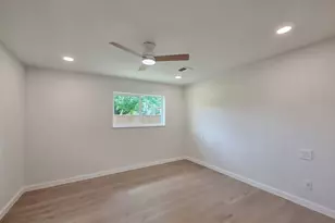 906 Dewalt St, Houston, TX 77088 - Photo 14