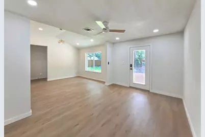 906 Dewalt Street, Houston, TX 77088 - Photo 6